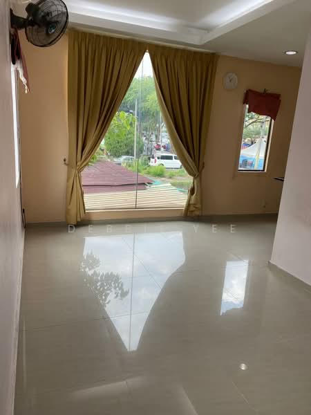 Rumah Teres 2-Tingkat untuk Dijual di Taman Cempaka (Ampang) - Debbie Yee - Living Room - PropertyGuru.com.my