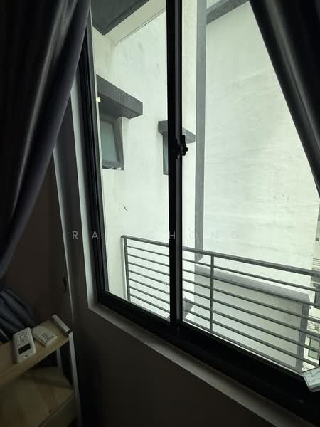 Servis Apartment untuk Disewa di D'sands Residence - Ray Chong - Balcony - PropertyGuru.com.my