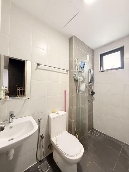 Servis Apartment untuk Disewa di D'sands Residence - Ray Chong - Bathroom - PropertyGuru.com.my