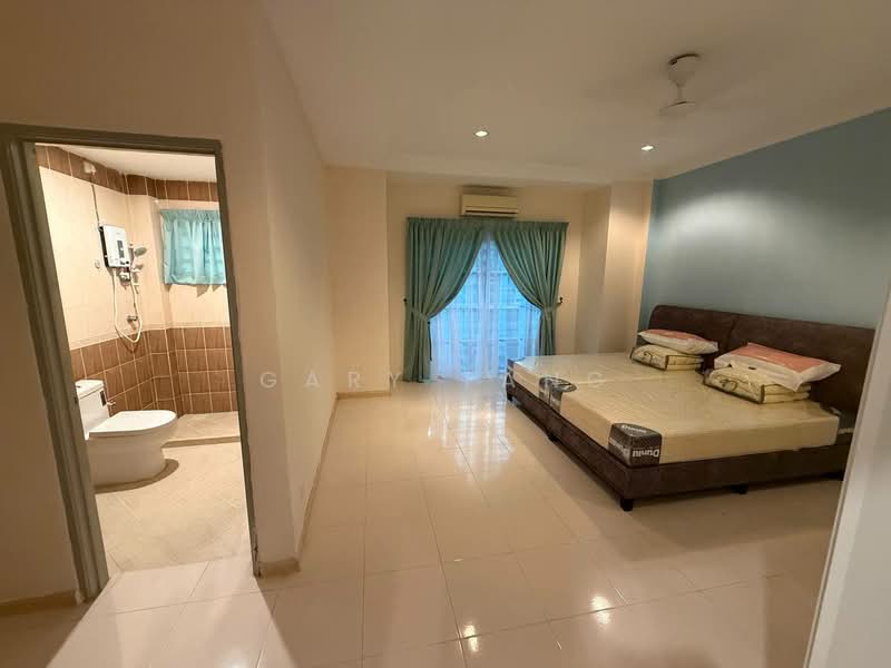 3-storey Terraced House for Sale in Tiger Lane (Ipoh) - Gary Tang - Bedroom - PropertyGuru.com.my