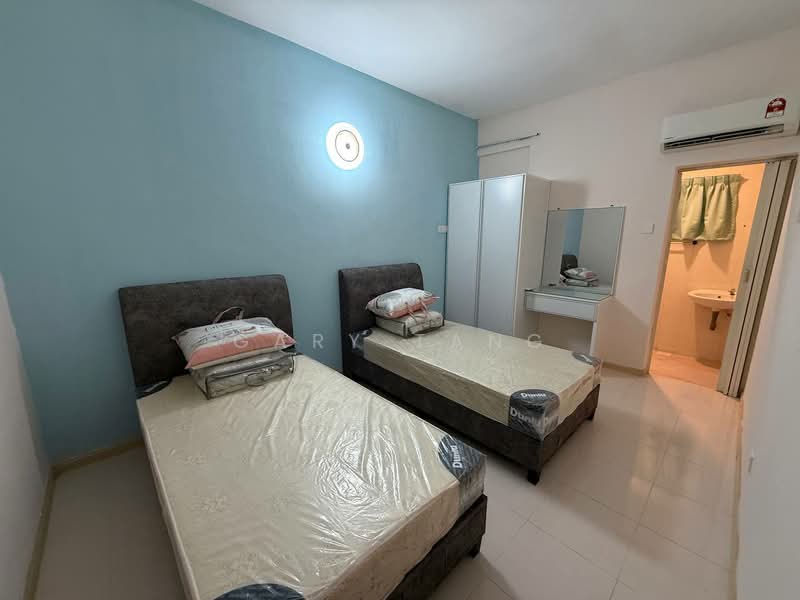 3-storey Terraced House for Sale in Tiger Lane (Ipoh) - Gary Tang - Bedroom - PropertyGuru.com.my