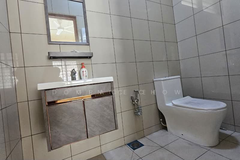 Rumah Teres 1 Tingkat untuk Disewa di Taman Pelangi (Johor Bahru) - Dominic Chow - Bathroom - PropertyGuru.com.my