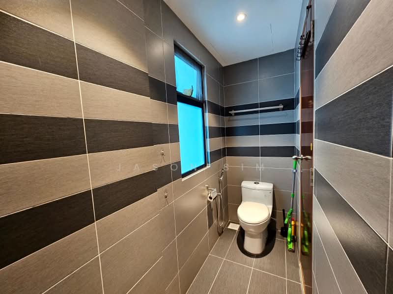 Servis Apartment untuk Dijual di G Residence - Jason Sim - Bathroom - PropertyGuru.com.my