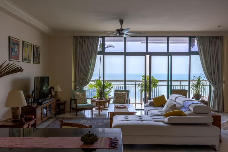 Kondominium untuk Dijual di Sri Golden Bay Condominium - Sam Kam - Living Room - PropertyGuru.com.my