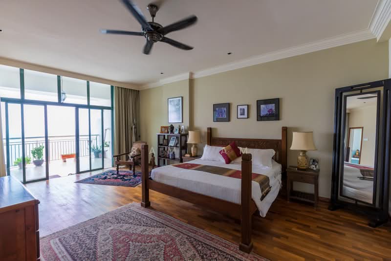 Kondominium untuk Dijual di Sri Golden Bay Condominium - Sam Kam - Bedroom - PropertyGuru.com.my