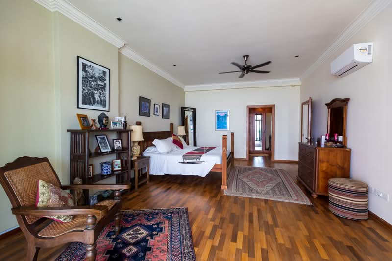 Kondominium untuk Dijual di Sri Golden Bay Condominium - Sam Kam - Bedroom - PropertyGuru.com.my