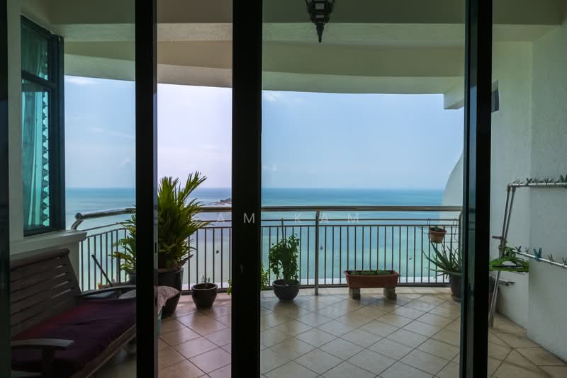 Kondominium untuk Dijual di Sri Golden Bay Condominium - Sam Kam - Balcony - PropertyGuru.com.my