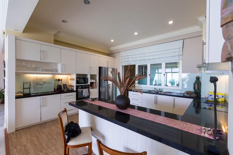 Kondominium untuk Dijual di Sri Golden Bay Condominium - Sam Kam - Kitchen - PropertyGuru.com.my
