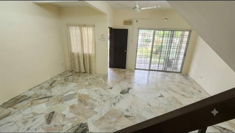Rumah Teres 2 Tingkat untuk Disewa di Taman Universiti Bangi (Kajang) - Faridah Samah - Living Room - PropertyGuru.com.my