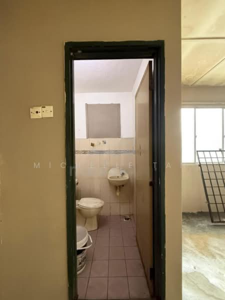 1-storey Terraced House for Sale in Taman Impian Ehsan (Balakong) - Michelle Tan - Bathroom - PropertyGuru.com.my