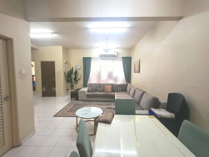 2-storey Terraced House for Sale in Alam Suria (Puncak Alam) - Awie Shariman - Living Room - PropertyGuru.com.my