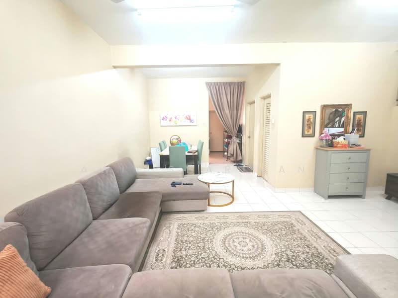 2-storey Terraced House for Sale in Alam Suria (Puncak Alam) - Awie Shariman - Living Room - PropertyGuru.com.my