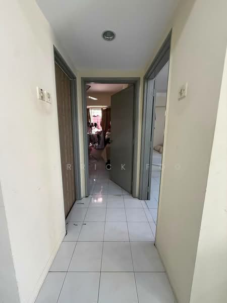 Apartment for Sale at Vista Saujana - Jerrick Foo - Corridor - PropertyGuru.com.my