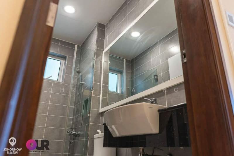 Service Residence for Sale at Paragon Residences @ Straits View - Christina Ang - Bathroom - PropertyGuru.com.my