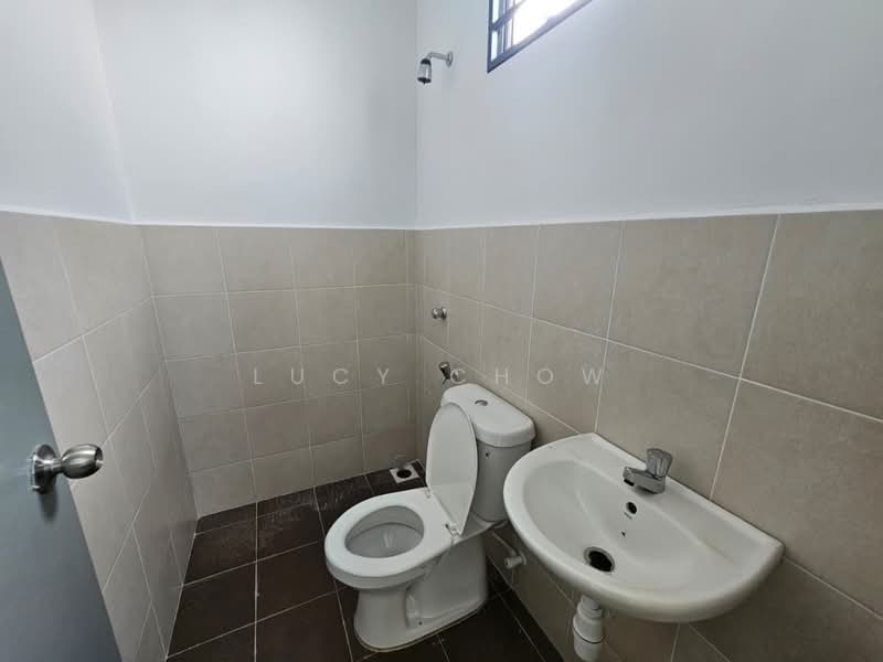 2-storey Terraced House for Rent in Taman Kundang Jaya (Rawang) - Lucy Chow - Bathroom - PropertyGuru.com.my