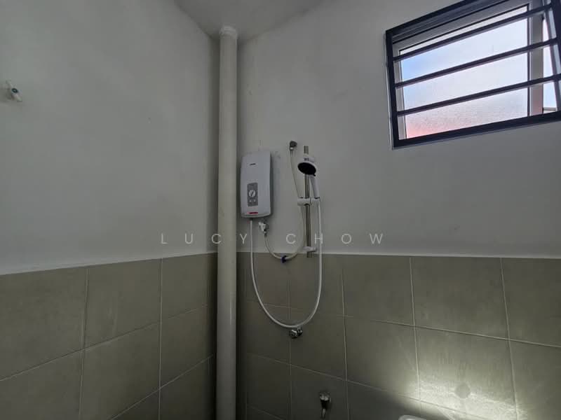 2-storey Terraced House for Rent in Taman Kundang Jaya (Rawang) - Lucy Chow - Bathroom - PropertyGuru.com.my