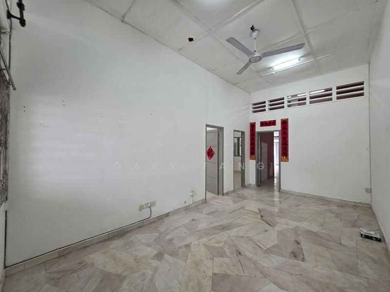Rumah Teres 1 Tingkat untuk Dijual di Taman Canning (Ipoh) - Gary Tang - Living Room - PropertyGuru.com.my
