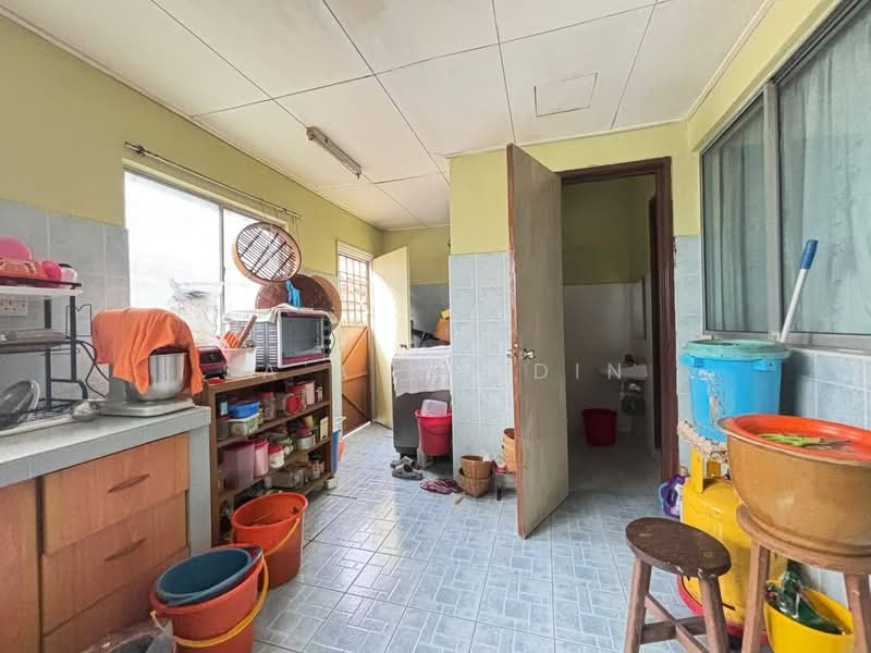 2-storey Terraced House for Sale in Seksyen 5 (Kota Damansara) - Sa'a Nordin - Kitchen - PropertyGuru.com.my