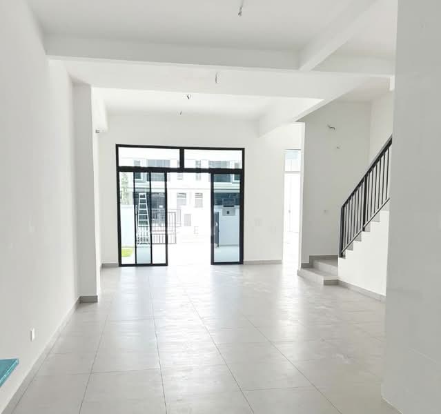 Rumah Teres 2 Tingkat untuk Dijual di Taman Eco Cascadia (Tebrau) - Ace Tan - Living Room - PropertyGuru.com.my