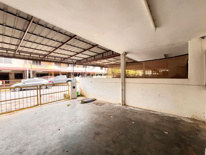 Rumah Teres 2 Tingkat untuk Disewa di Bidor (Perak) - Kevin Chai - Car Porch - PropertyGuru.com.my