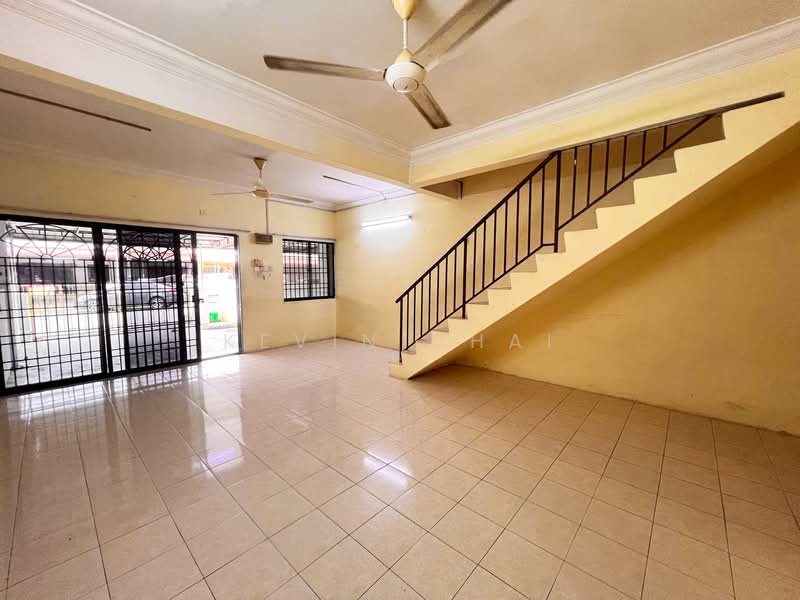 Rumah Teres 2 Tingkat untuk Disewa di Bidor (Perak) - Kevin Chai - Living Room - PropertyGuru.com.my