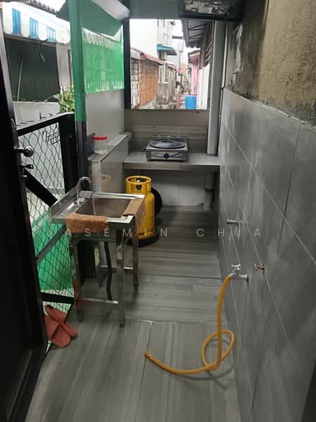 2-storey Terraced House for Sale in Taman Sri Segambut (Segambut) - Jasemin Chia - Kitchen - PropertyGuru.com.my