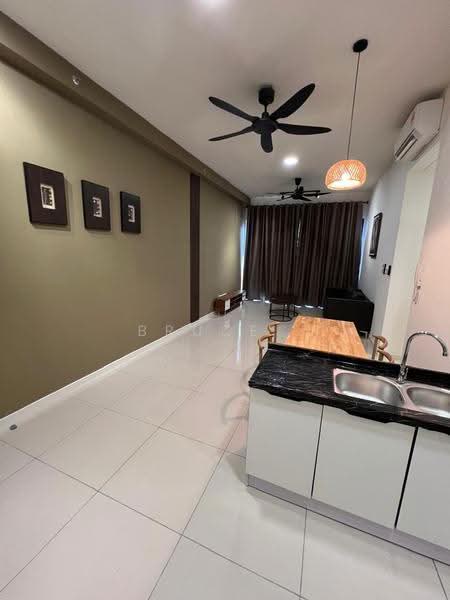 Kediaman Servis untuk Dijual di Sunway Avila Residences - Bruce . - Living Room - PropertyGuru.com.my