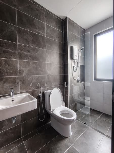 Rumah Teres untuk Dijual di Kota Kemuning (Shah Alam) - Swen Tan - Bathroom - PropertyGuru.com.my