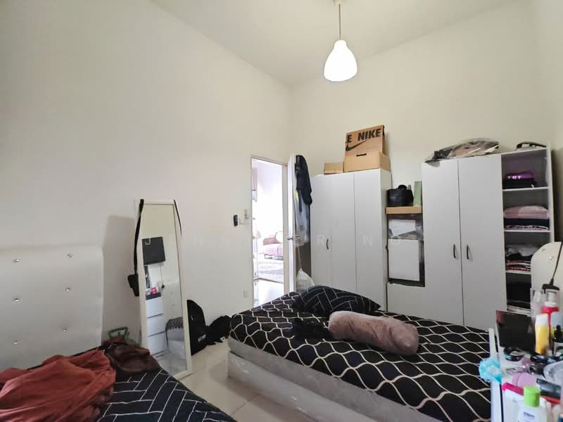 Kediaman Servis untuk Dijual di Centra Residences - Jennifer Ng - Bedroom - PropertyGuru.com.my