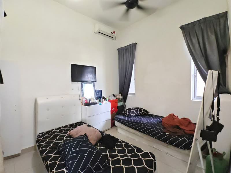 Kediaman Servis untuk Dijual di Centra Residences - Jennifer Ng - Bedroom - PropertyGuru.com.my