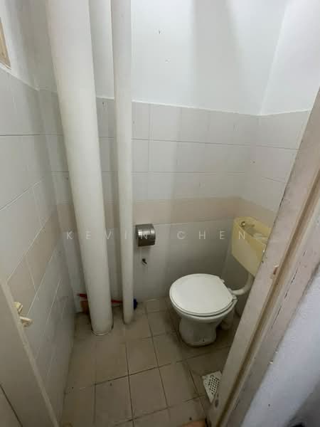 Rumah Flat untuk Dijual di Cemara - Kevin Chen - Bathroom - PropertyGuru.com.my