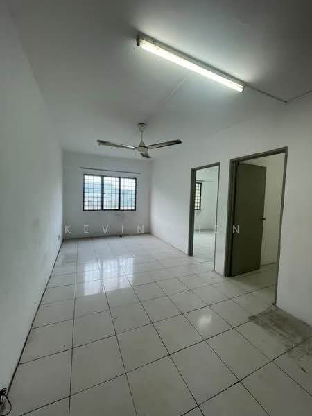 Rumah Flat untuk Dijual di Cemara - Kevin Chen - Living Room - PropertyGuru.com.my