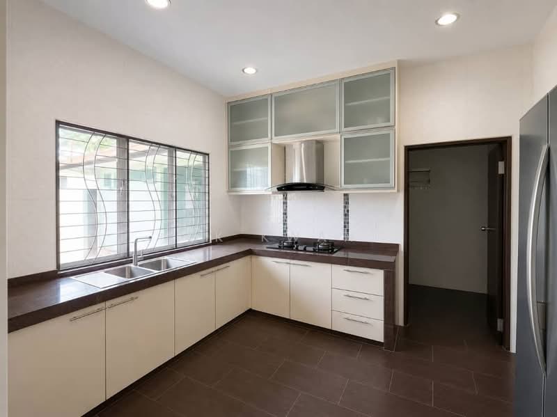 Semi-Detached House for Sale in Petaling Jaya (Selangor) - CK Kwan - Kitchen - PropertyGuru.com.my