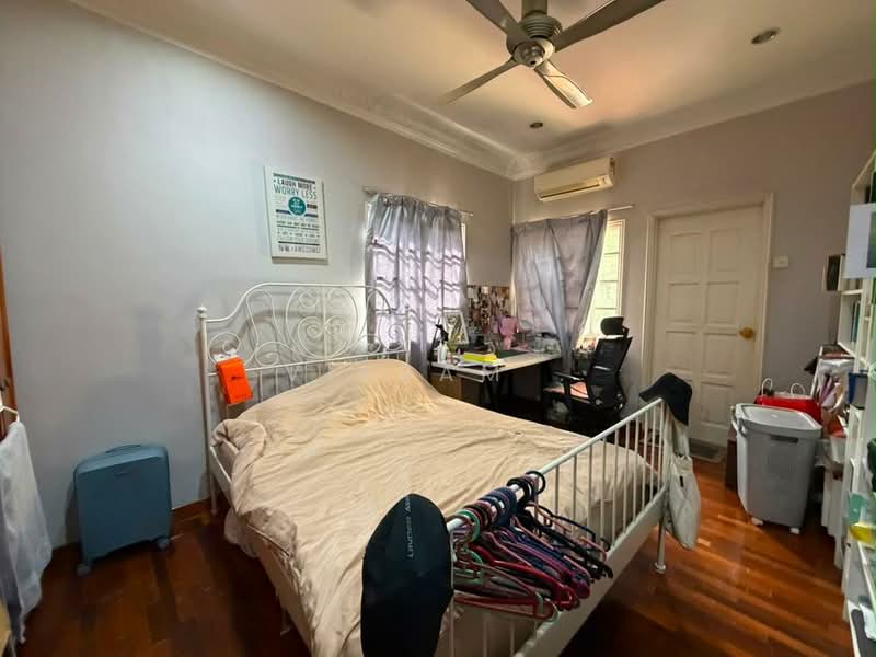 Bungalow for Sale in Bandar Country Homes (Rawang) - Vikram . - Bedroom - PropertyGuru.com.my