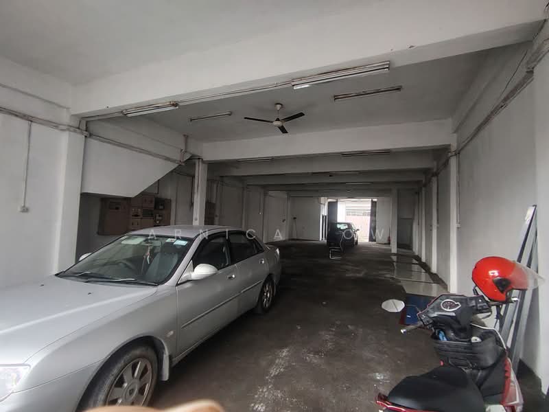 Kilang untuk Disewa di Taman Sri Serdang (Seri Kembangan) - Arnica Low - PropertyGuru.com.my
