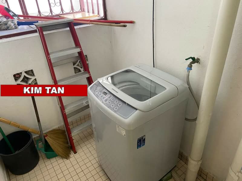 Kondominium untuk Disewa di Marina Bay Condominium - Kim Tan - Balcony - PropertyGuru.com.my