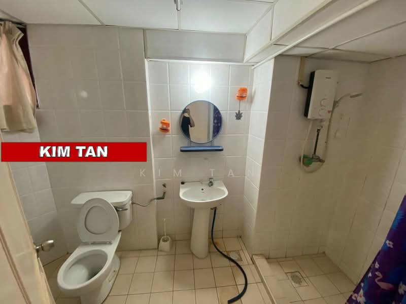 Kondominium untuk Disewa di Marina Bay Condominium - Kim Tan - Bathroom - PropertyGuru.com.my