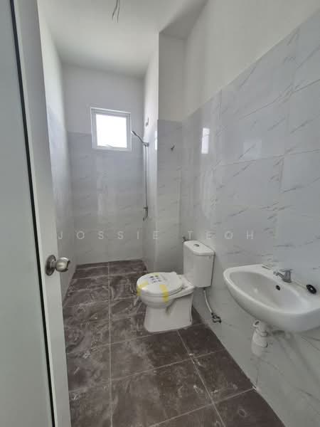 2-storey Terraced House for Rent in Butterworth (Penang) - Jossie Teoh - Bathroom - PropertyGuru.com.my