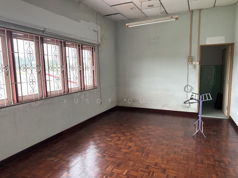 Bungalow House for Sale in Gedung Lalang (Ampangan) - Yusof Omar - PropertyGuru.com.my