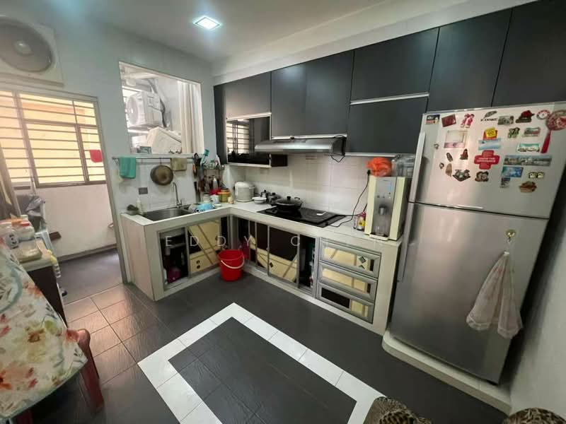 Pangsapuri untuk Dijual di Pangsapuri Persiaran Tanjung - Eddy Chan - Kitchen - PropertyGuru.com.my