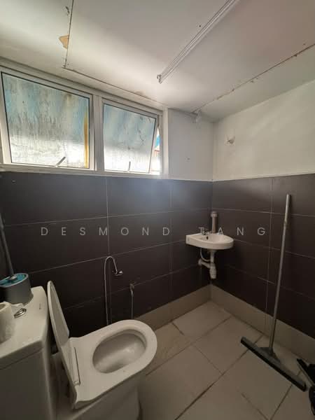 Kilang untuk Disewa di Bandar Baru Sungai Buloh (Sungai Buloh) - Desmond Tang - Bathroom - PropertyGuru.com.my