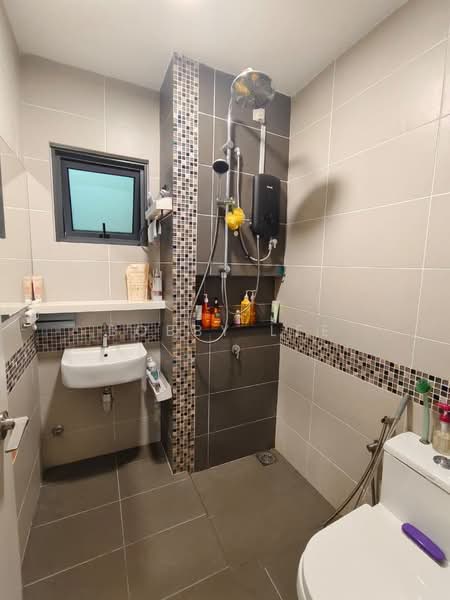 Condominium for Sale at The Vyne - Bobby Lee - Bathroom - PropertyGuru.com.my
