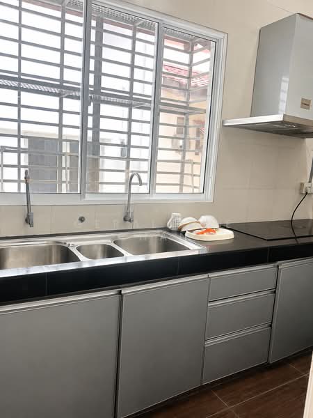 Rumah Teres 2 Tingkat untuk Disewa di Taman Sri Putra Mas (Sungai Buloh) - Geraldine Chan - Kitchen - PropertyGuru.com.my
