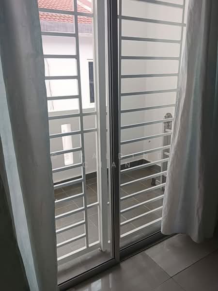 Rumah Teres 2 Tingkat untuk Disewa di Taman Sri Putra Mas (Sungai Buloh) - Geraldine Chan - Exterior - PropertyGuru.com.my
