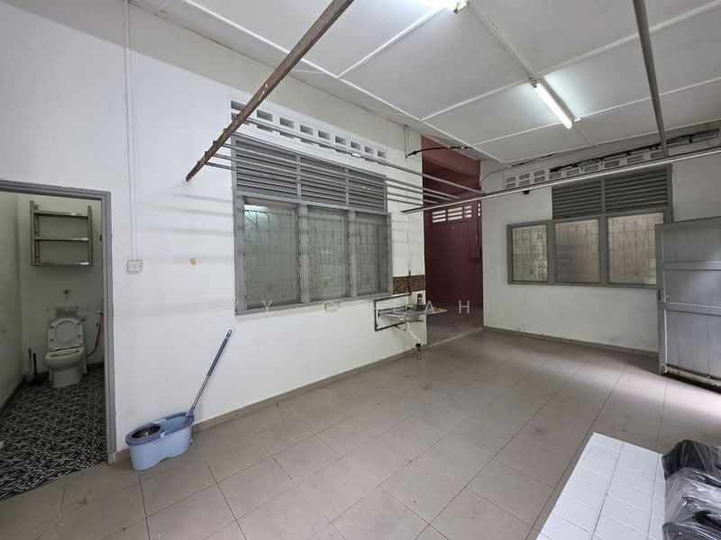 Rumah Teres 1 Tingkat untuk Dijual di Taman Canning (Ipoh) - YY Cheah - Bathroom - PropertyGuru.com.my