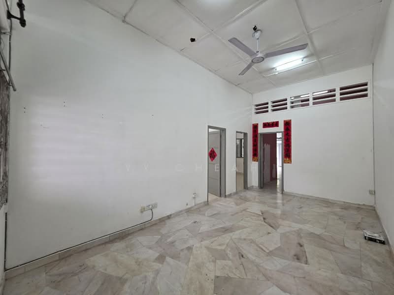 Rumah Teres 1 Tingkat untuk Dijual di Taman Canning (Ipoh) - YY Cheah - Living Room - PropertyGuru.com.my