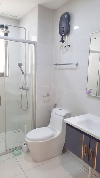 Kondominium untuk Disewa di Bay Point @ Country Garden Danga Bay - Stella Chia - Bathroom - PropertyGuru.com.my
