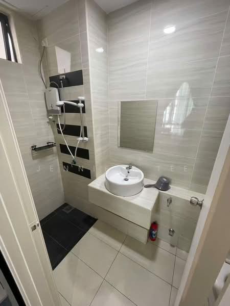 Servis Apartment untuk Disewa di D'Summit Residences - Jennifer Tee - Bathroom - PropertyGuru.com.my