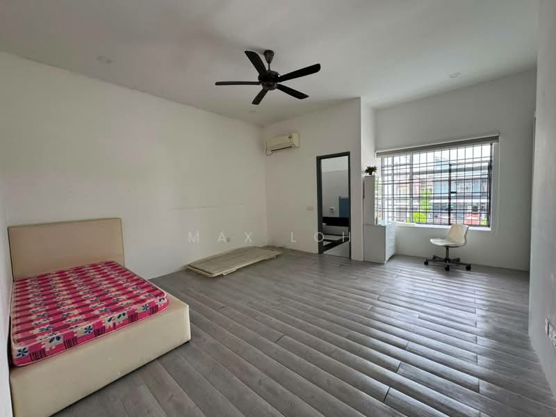 2-storey Terraced House for Sale in Setia Tropika (Johor Bahru) - Max Loh - Bedroom - PropertyGuru.com.my