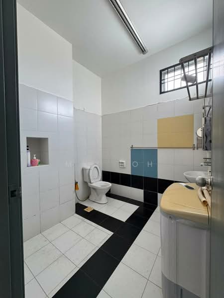 2-storey Terraced House for Sale in Setia Tropika (Johor Bahru) - Max Loh - Bathroom - PropertyGuru.com.my